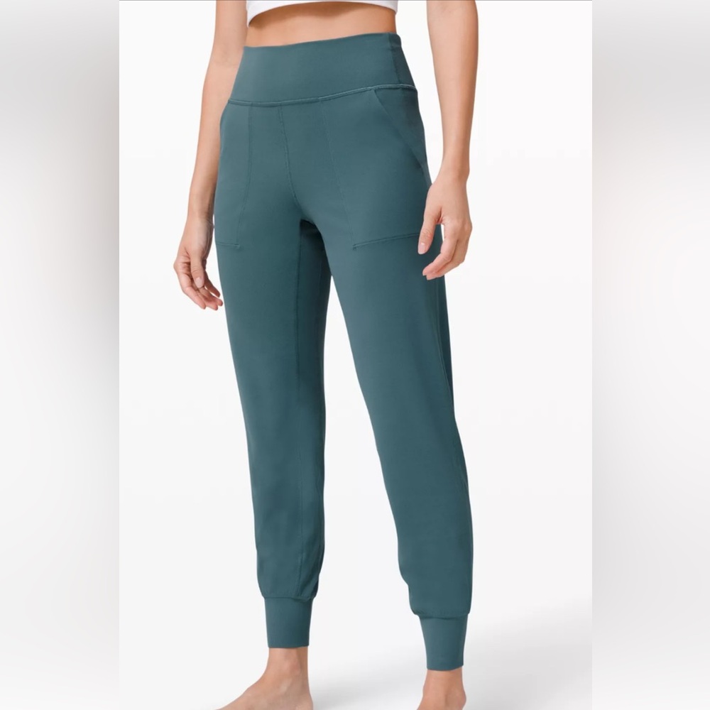 Lululemon Align High-Rise Joggers in Green Jasper Nulu fabric.